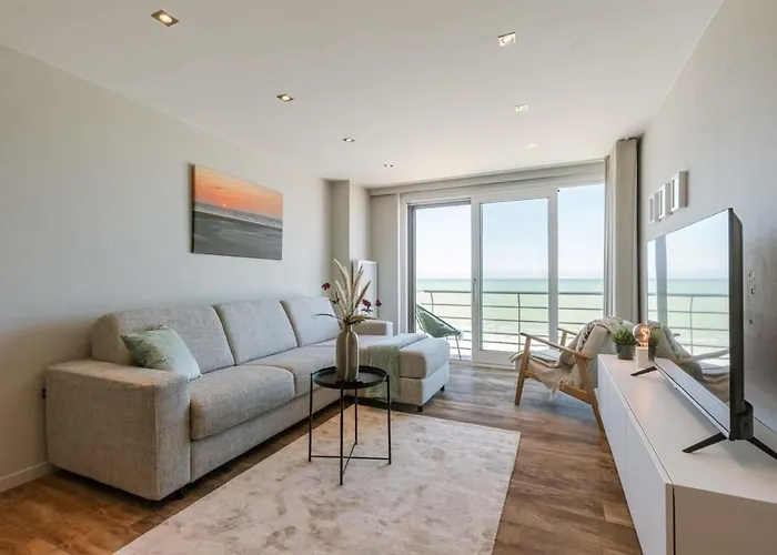 Huswell - Cosy Apartment With Frontal Seaview
