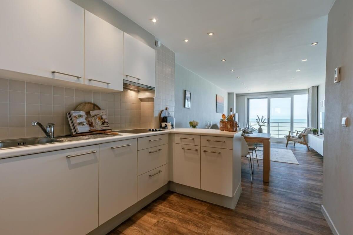 Huswell - Cosy With Frontal Seaview
