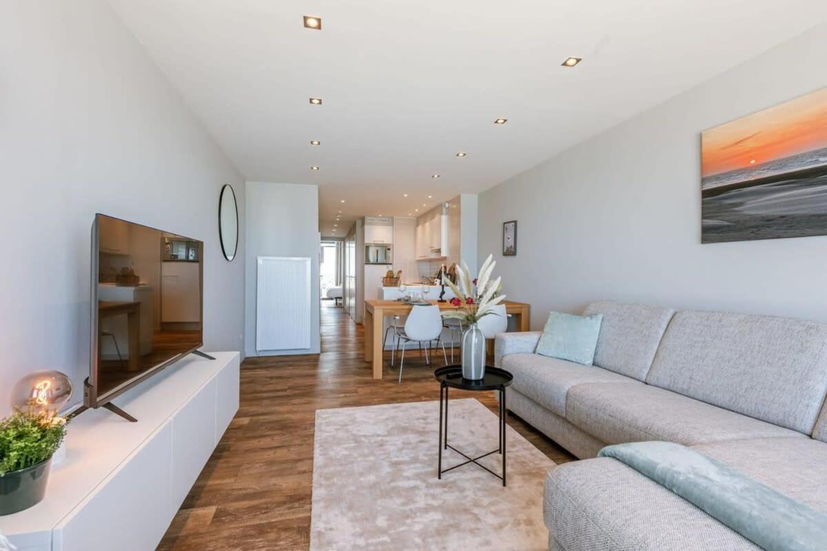 Huswell - Cosy With Frontal Seaview *